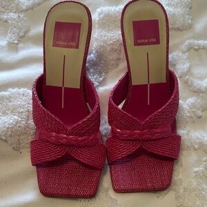 Dolce Vita Women's Fuchsia Woven Mules